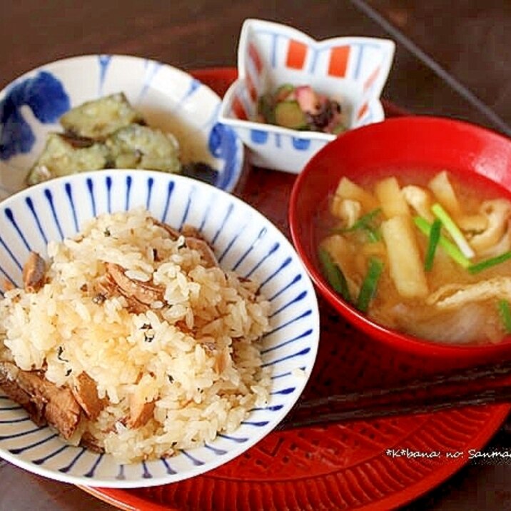 さんま蒲焼缶の炊き込みごはん